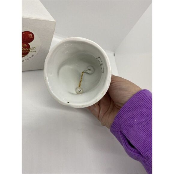 Disney Walt Disney 1998 Christmas Bell - Picture 4 of 10